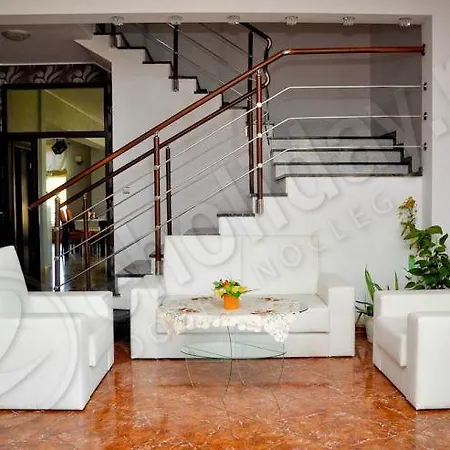 Lux 3*