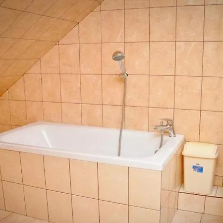 Lux فندق مبيت وإفطار 3*