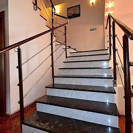 Bed & Breakfast Lux 3*